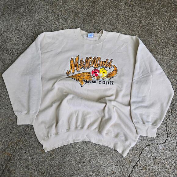 Vtg Y2k M&M WORLD New York Graphic Print Cartoon Candy Crewneck Sweatshirt XXL - Picture 1 of 6